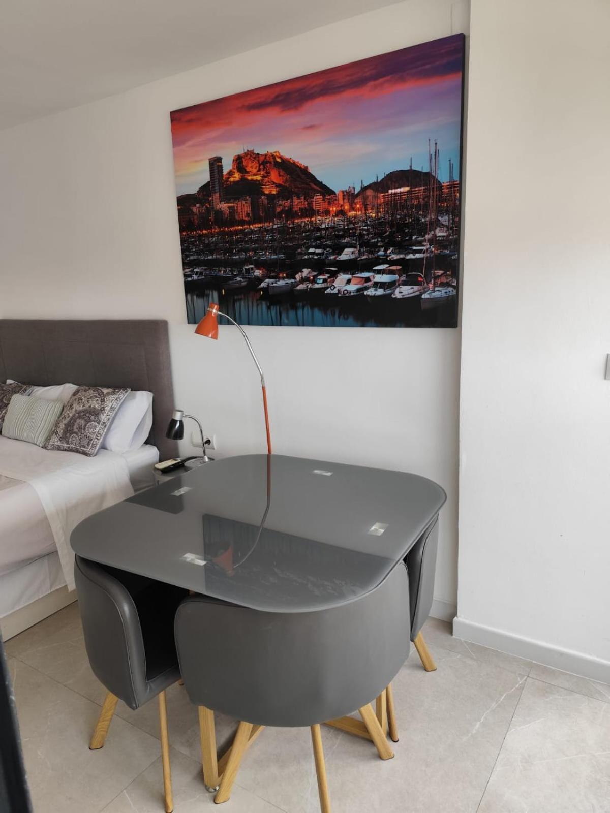Apartment In City Center Аліканте Екстер'єр фото